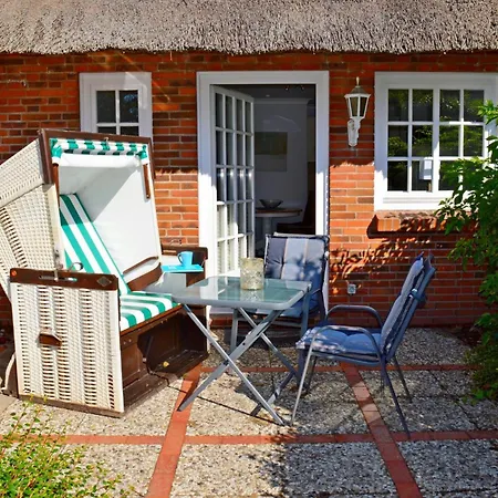 Geschmackvoll Ausgestattete 2-zimmer-wohnung Im Eg Eines Typischen Reetdachhauses Westerland