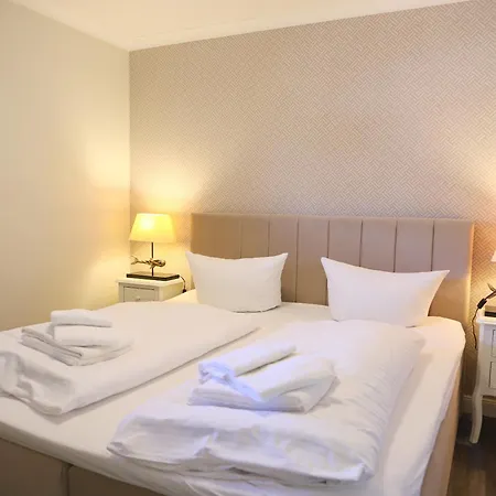 Apartmán Geschmackvoll Ausgestattete 2-zimmer-wohnung Im Eg Eines Typischen Reetdachhauses *