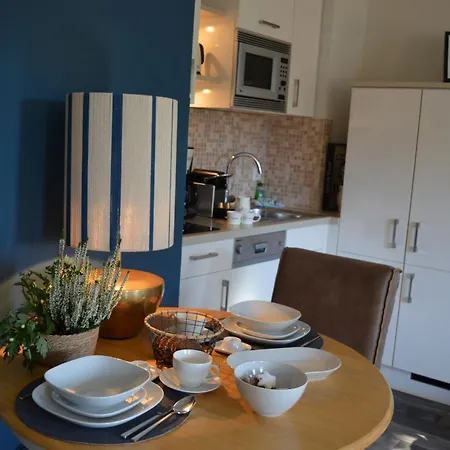 Geschmackvoll Ausgestattete 2-zimmer-wohnung Im Eg Eines Typischen Reetdachhauses Apartment *