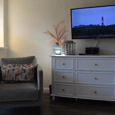 Geschmackvoll Ausgestattete 2-zimmer-wohnung Im Eg Eines Typischen Reetdachhauses * Westerland