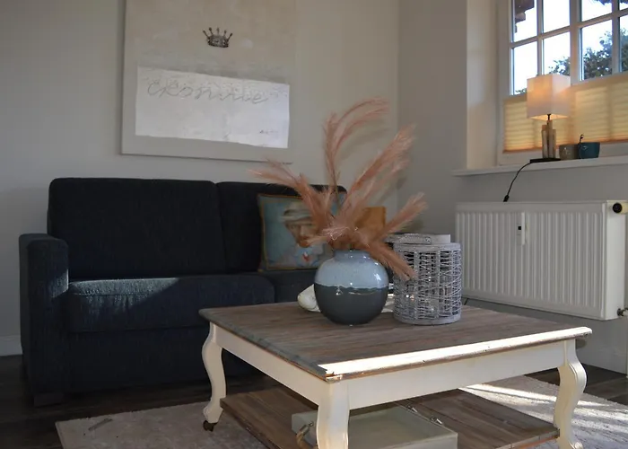 Geschmackvoll Ausgestattete 2-zimmer-wohnung Im Eg Eines Typischen Reetdachhauses Westerland